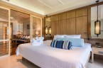 Grand Suite Thani Wing. Bed