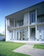 Deluxe Balcony Building