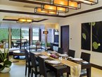 Гостиная и столовая в Dusit Thani Pool Villa