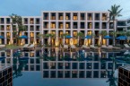 Deluxe Building