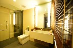 Deluxe bathroom