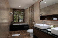 Deluxe Bathroom